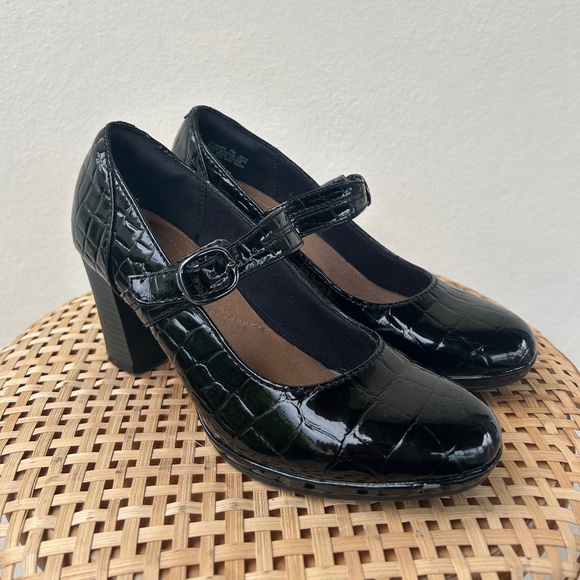 Clarks | Mary Janes Crocodile Black Heels - Picture 1 of 6